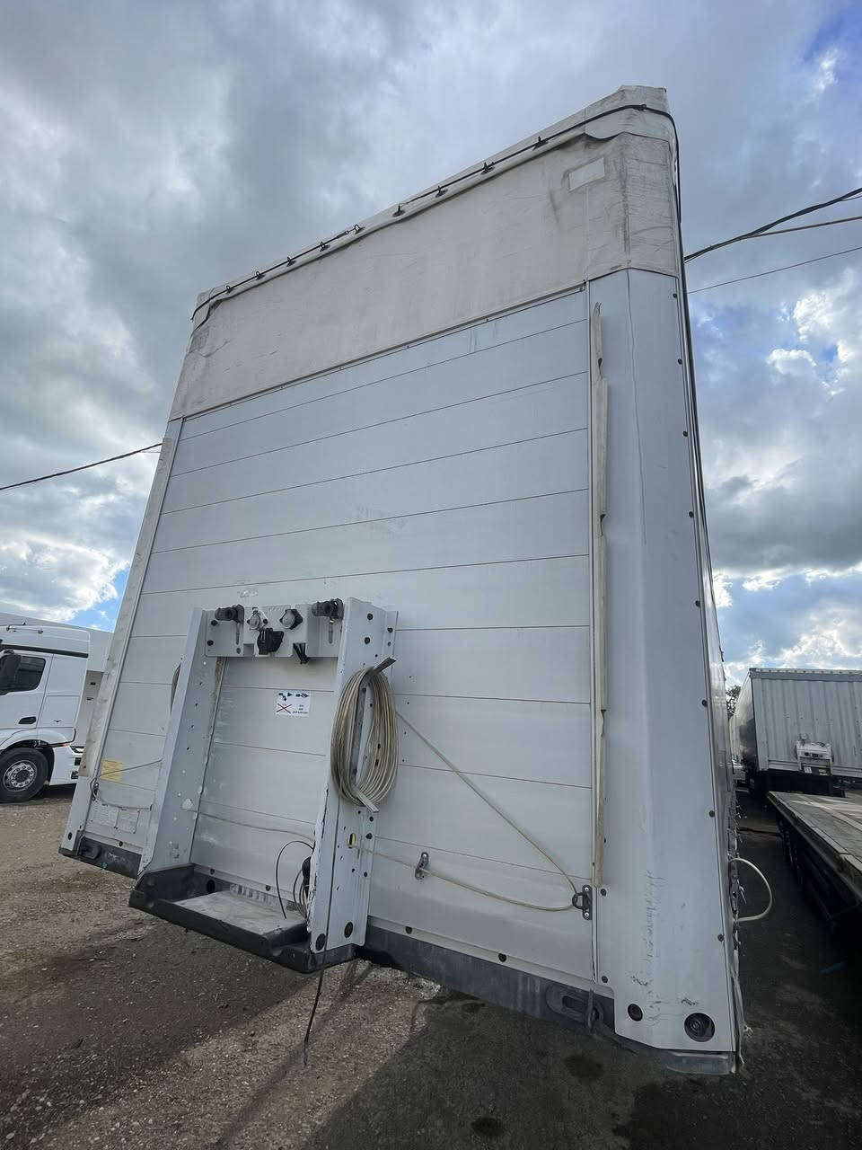 سلام عليكم منضومه جادر اشمتز مديل حديث 16 كامله صفاح دنك وبيبان الاستفسار والمعلومات الاتصال على الرقم 
***********
***********
