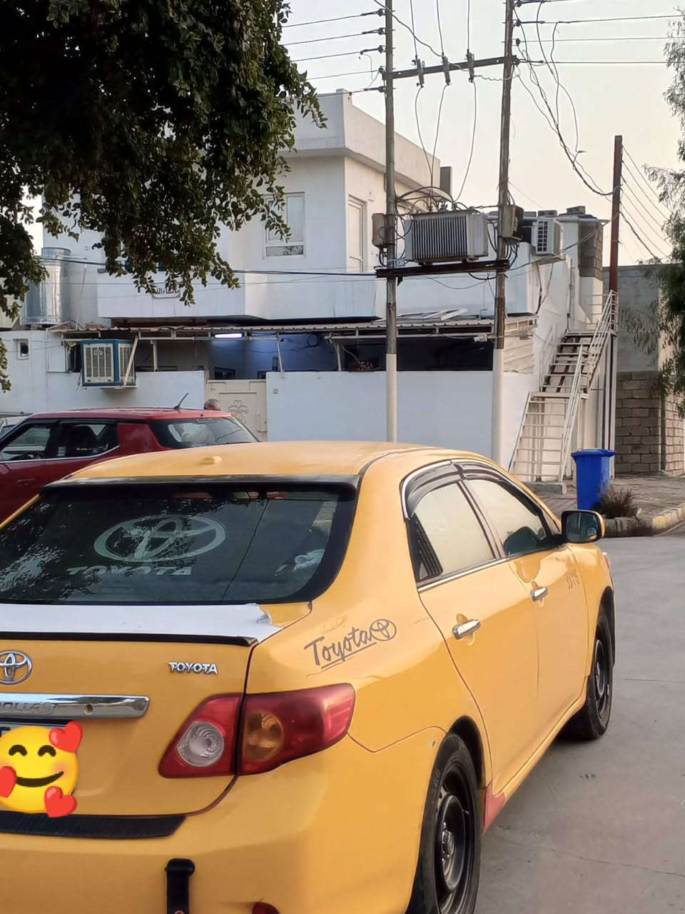 السلام عليكم عندي هاي الكورولا رقم كركوك 2010 باسمي اعلان مال انتخابات واقع عليها يعني بيها قماره بيها معجون شويه بسبب الاعلان مال انتخابات وبتكمه شويه بيها معجون مبدل بيها بونيد وصندوك الضربه مالها بالصندوك السعر 97 بيها مجال اي استفسار ثاني اتصال الى الرقم***********
