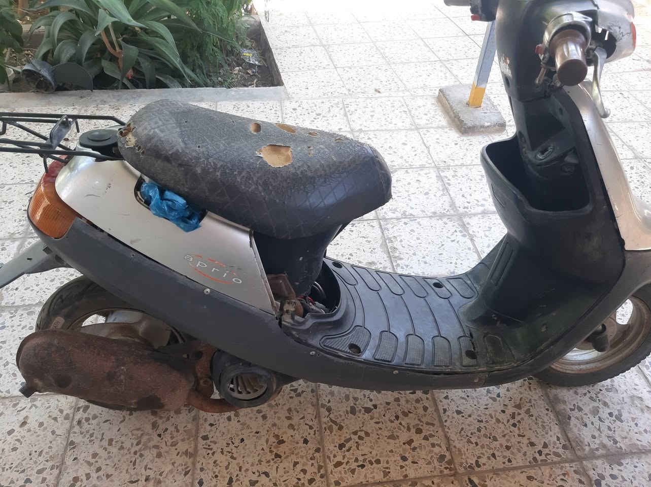 دراجه بطه خطين للبيع دراجه شغاله نكره هندر ينرادله شويه ترتيبات تاخذه من عندي شغاله التاير الامامي ينزل يرادله تبديل السعر 90 وبيها مجال المكان على طريق الحاميه للاستفسار ***********
