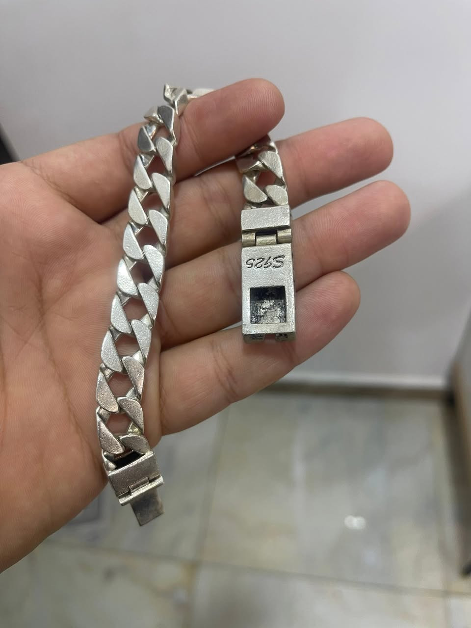 أعاده النشر بسبب الوعود  الكاذبه
61غ تايلندي خشن فضه 925
قياس 21
مقطع الفحص مالته موجود داخل اول تعليق رجاء الي ميعرف بلفضه ليدخل خاص ❤️
توصيل موجود


**إذا كنت صاحب هذا الإعلان وتريد حذفه لأي سبب، رجاءا أرسل رسالة إلى الدعم الفني**
