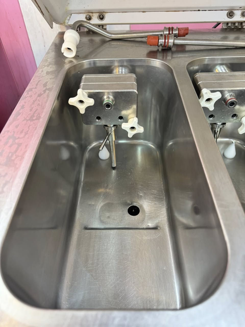 مكينة ايس كريم ايطالية مستخدمة 
السعر 45 ورقة بيها مجال بسيط  للاستفسار على الرقم 
***********
