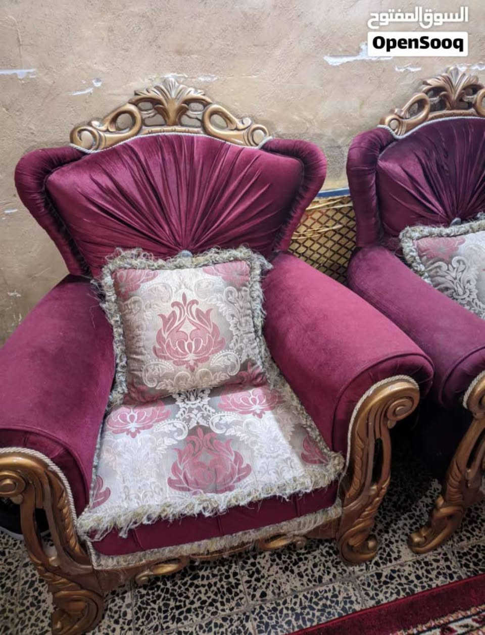 السلام عليكم
تخم قنفات للبيع 
قنفات ٢ كبار و٤ كراسي 
التخم نظيف مثل ما موضح بالصورة 
السعر ٥٥٠ الف وبي مجال 
للاستفسار:***********
