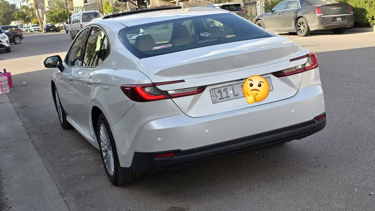 للبيــع كامــري هايبــرد ♕2025♕
محجـــوزة للمصـــرف مقتــرض وكفيــل 
تنبــاع بوكالــة لحيــن اكمــال الاقســاط 
السيـــارة فـــول الفـــول يابانـــي اصلـــي 
وكالة عبد اللطيف وكلشي موضح بالصور 
مالكهــا يسكــن بغداد انسان ذهـب صافـي 
مكان السيارة بغــداد الدورة او الجادرية 
البيــــــع مــــع الوكالــــة 
السيـارة بيها صبـغ ♕4♕قطـع ماشيــة ♕2000♕ 
للأستفســـار عـــن السعـــر الاتصـــــال 
***********
***********
