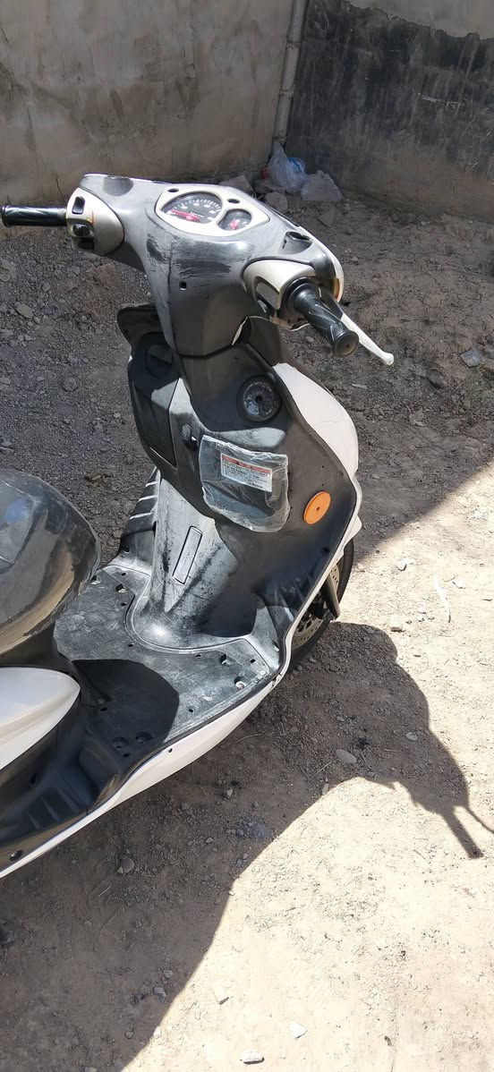 سكنس ياباني 110دراجه نضيفه استعمال شخصي كامله مابيهه نقص مكان بعقوبه تحرير سعر 600بيهه مجال قليل***********
