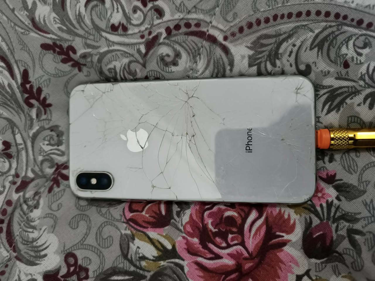 ايفون اكس عادي ذاكرة 64 / بطارية 72/ بي خلل ب كامرة يتصلح ب 15الف + ضهر مفلش 
سعر 100 او مراوس بجهاز مثل مواصفاتة +ما مبدل شي بس شاشة


**إذا كنت صاحب هذا الإعلان وتريد حذفه لأي سبب، رجاءا أرسل رسالة إلى الدعم الفني**