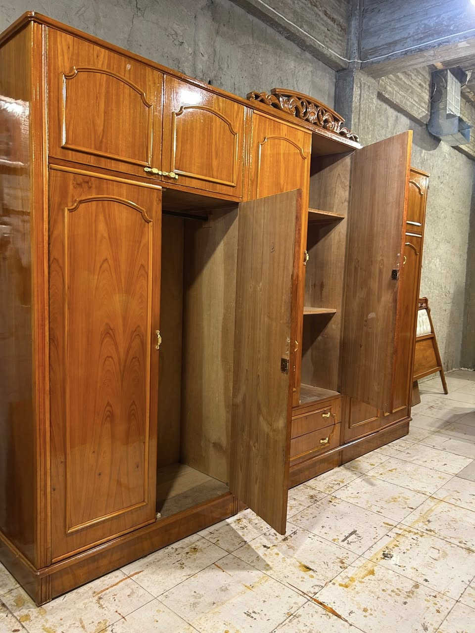 غرفه للبيع 🔥🔥
6 باب ملحق 🚪داخل خارج صاج دنك نقش زان مصري موديل كلاسك  ظهر الكنتور چمبر شغل توصي ثقيل تكمه🔱⚜️👍🏻👌🏻🔥🔥
للاستفسار الاتصال على الارقام 
اسيا 📞(***********)
كورك📞  (***********)
عنواننا موصل 
حي الحدباء سايدين الصديق معرض عمار ابو حمزه قرب كماليات سند ⭕️⭕️
مستعدون لشراء غرف النوم والكناتير الصاج 👍🏻
