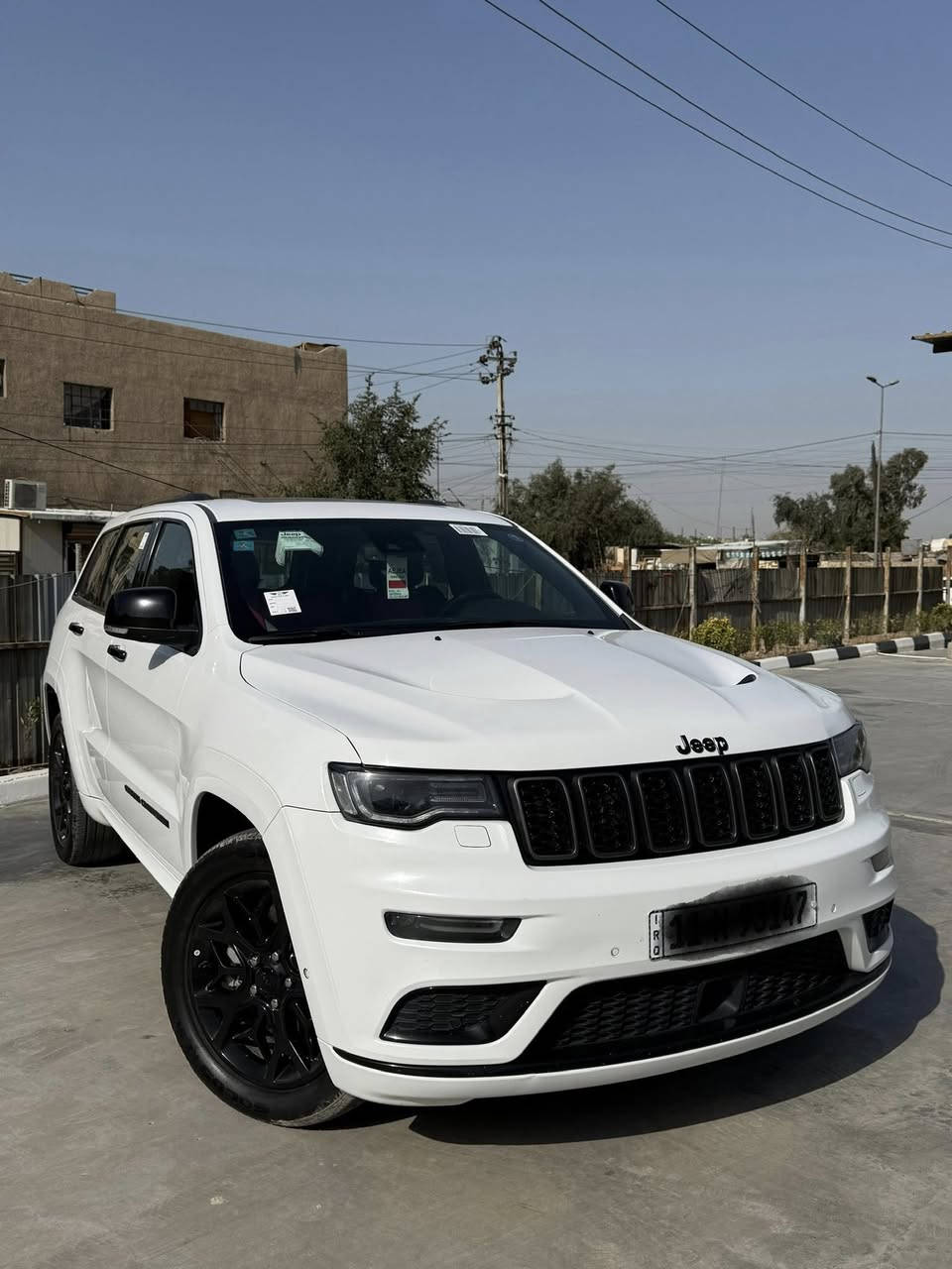 جيب شيروكي فئة :./S
اعله موصفات بجيب
ام الرادار 📍🤍
الموديل : 2021 .(خليجي)
المحرك :V6. 3.6L.   
العداد :66 الف كيلو 
الضمان :3 سنوات او 60 الف كيلو متر 
وكاله هارلم السياره 
السياره مكفوله كفاله عامه من الصبغ والبارد والشخوط
سياره داخل احمر
رقم بغداد بأسمي جديد

سياره جديده بمعنى الكلمه
* الموصفات : داخل احمر بلادي 
📷* رادار مع مانع تصادم امامي . 
* تحذير الخروج عن المسار . 
* نقطة عمياء .
* دفع رباعي 4x4 .
* فرش المقاعد من الجلد .
* المقاعد الأمامية كهربائية .
* ذاكرة لحفظ وضعيات الجلوس .
* المقاعد الأمامية مع تدفئة + تبريد
*صف المقاعد الخلفيه مع تدفئه.
* ويل قياس 20 انج اسود لماع .
* مقود السائق كهربائي . 
* تدفئه ستيرن . 
* سقف بانورما .
📀* شاشة 8.4 انج .
* نضام الملاحة (GPS).
*نضام خاص للطرق الوعرة .
* مصابيح امامية زنون .
* المصابيح الأمامية مع LED لايت .
* كشافات الضباب زنون .
* تشغيل عن بعد .
* حساسات خلفية .
* كاميرا خلفية .
* بخاخ ماء لتنضيف المصابيح الأمامية .
* مرايا بخاصية التعتيم الذاتي .
* مريا جانبية قابلة للطي كهربائيا .
* بلوتوث تلفون 📞 
* محدد سرعة 
* نضام تشغيل واطفاء أوتوماتيكي للمحرك للتوفير من صرف الوقود .
* نضام بريك أوتوماتيكي . ملاحضه حت سبير ما ناز .
355 💵 

☎️***********

موجود وتساب 24 ⏱️
