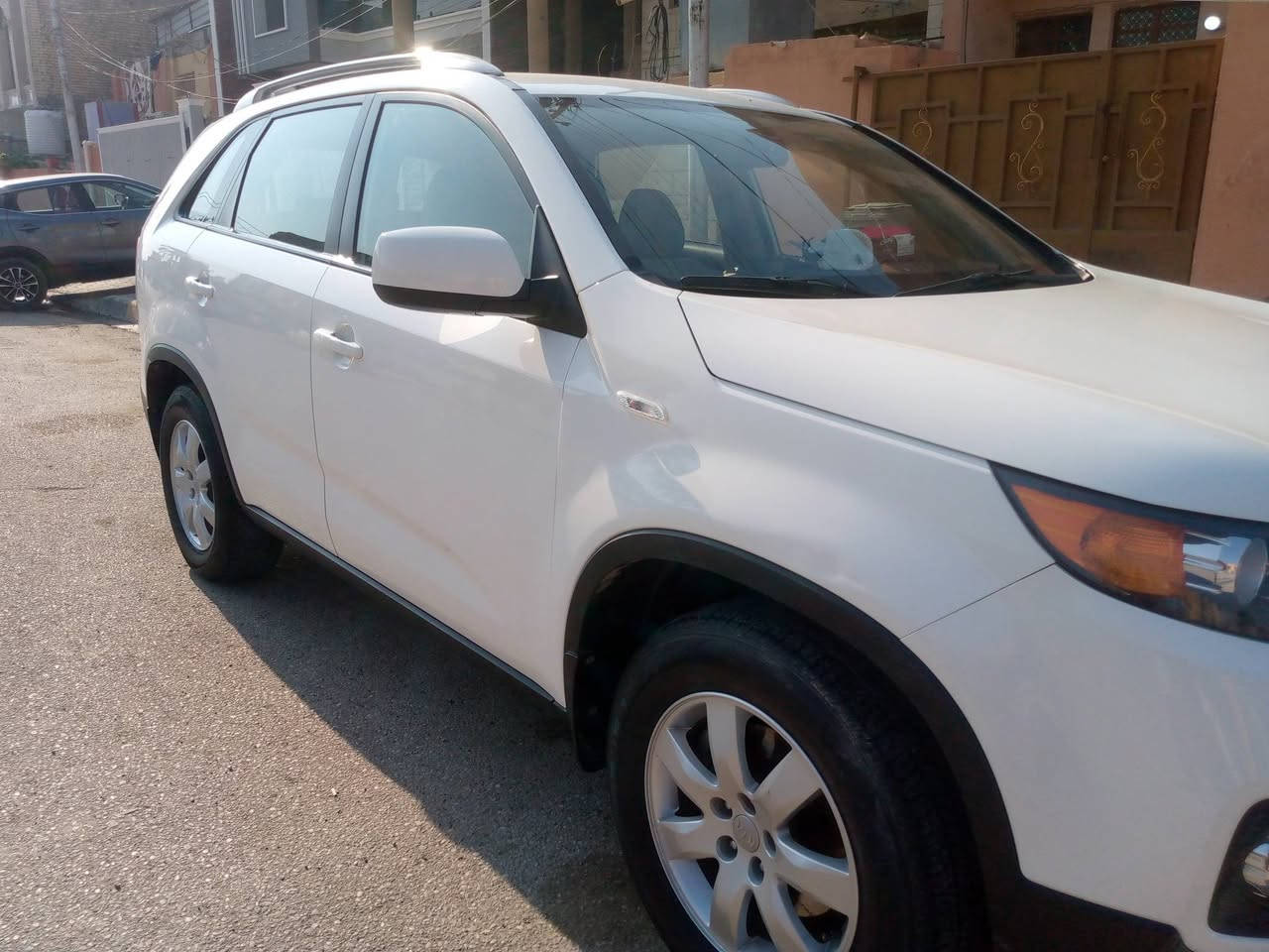 سلام عليكم سورينتو موديل 12 للبيع سياره خليجيه كفاله عامه سبعه راكب محرك اربعه  محرك جديد كيره جديد داخله حلو ونضيف ولي يحب  يتواصل هاذا رقمي متواجد وتساب ***********
