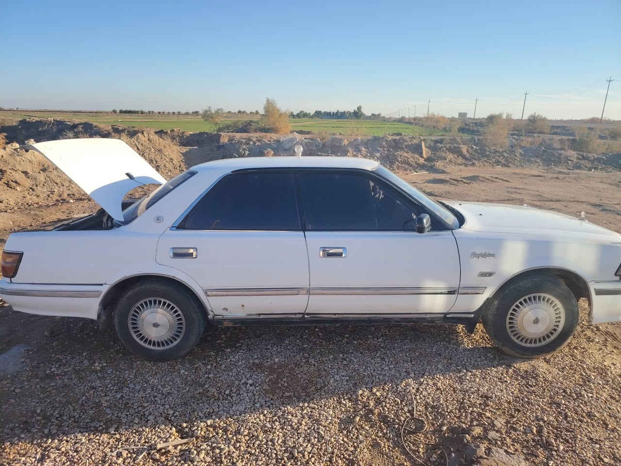 السلام عليكم هارتو للبيع موديل 91 سياره حلوه وجاهزه حداديه نص عمر سياره زينه سياره  السعر 42 وبيها مجال شراي يدخل خاص ***********
