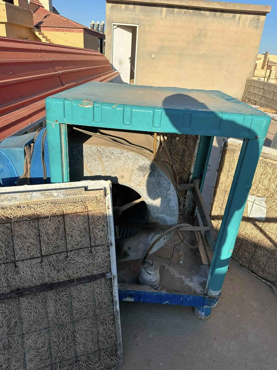 السلام عليكم ورحمة الله وبركاته
للبيع مبرده حجم ٤ ونص شغاله 
العنوان الجميله قرب كليه الهندسة
***********
