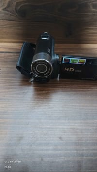 كاميرا محمولة • شاشة قلاب • صلاح الدين