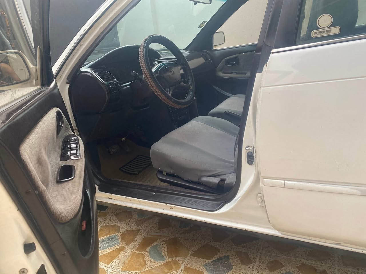 كورله للبيع موديل (92)

رقم نينوى انكليزي  سنويه عضم ( 27)

مكينه شرط

 كير شرط (توماتيك)

تبريد ثلج ❄️

طخم تايات جديد 

تحكم مركزي ريمونت

شاشة كبيرة

كاميرا  

باتري جديد 

طخم ورا جديد كدام جديد 

وايرمنيات كلها شغاله 

جامات كهرب 

قفل 🔒 مركزي 

ستيرن بور 

كابون بانزين بيها 

بيها قطع صبغ 

سعر (55)وبيها مجال شي بسيط 

استفسار ***********

شرط وتحويل موصل, نينوى
