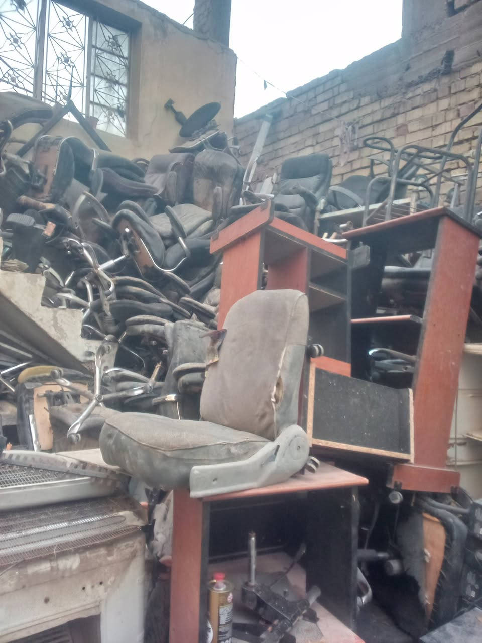 غراض للبيع مكانهم نجف ***********
