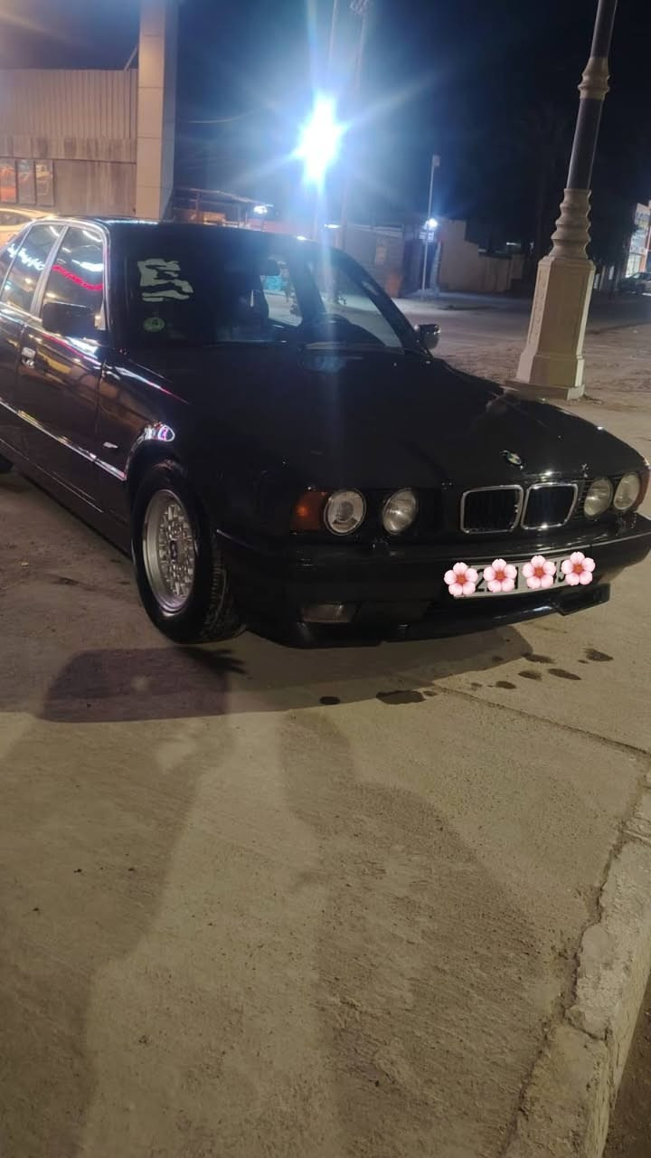 للبيع بالنقد فقط موديل BMW 525 نضيفه من كلشي للأستفسار اكثر الاتصال ع رقم👇
***********
