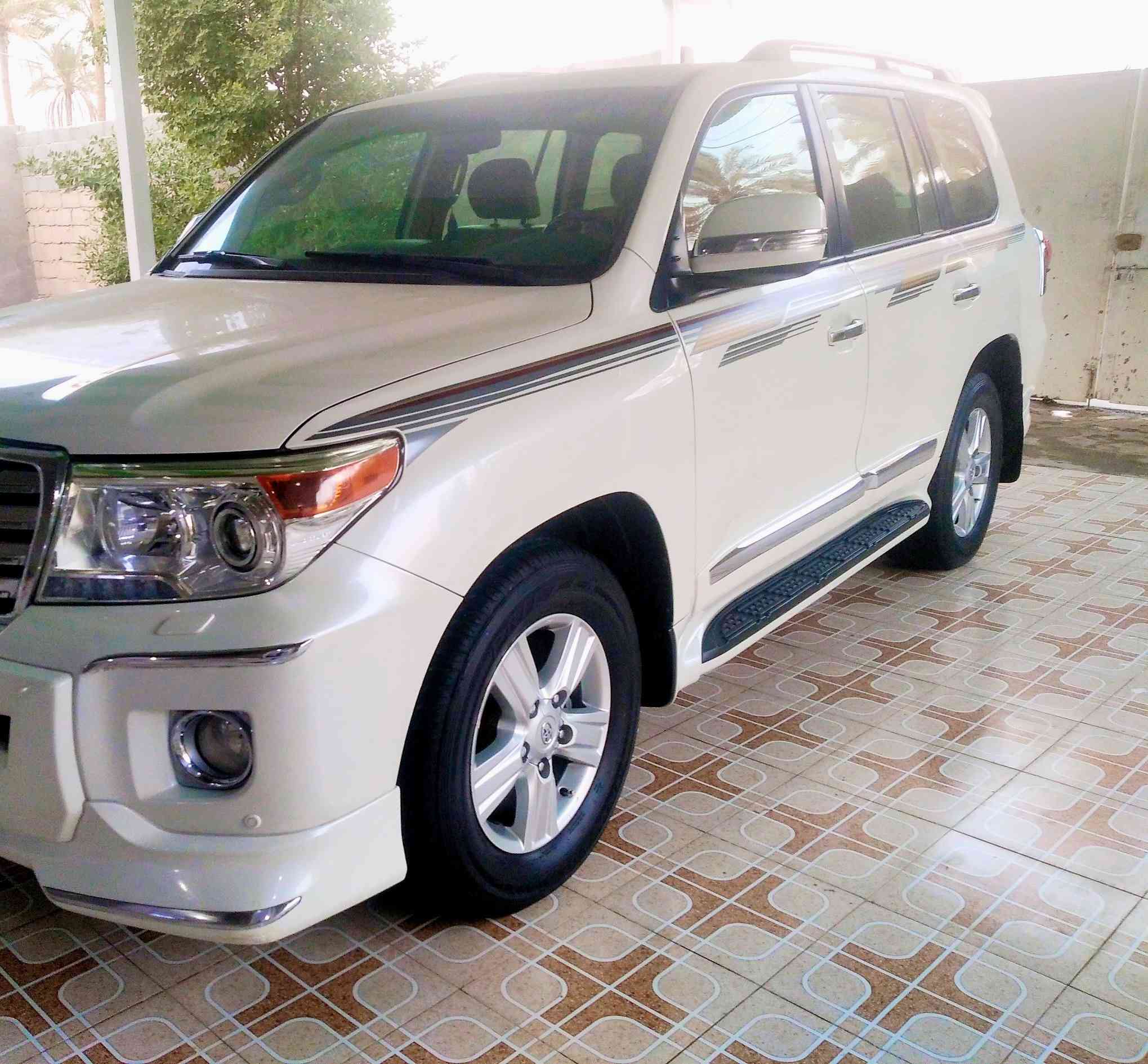 للبيع لاندكروز 2014 بريم مكفوله كفاله عامه فول مواصفات رقم بغداد الجديد بسمي سنويه مجدده لل 2030 
ماشيه 110 السياره جديده عله وضع شركه 
 محرك 6 سلندر 7 راكب 3 قطع تبريد شاشه كامره تحكم جهتين اشاير بالمري مري شفط بصمه تشغيل بصمه ابواب تشغيل عن بعد فتحه سقف كشنات جلد كشنات كهرباء
 فول مواصفات 
السياره مكفوله كفاله عامه 
السعر 410 وبيه مجال 
للاتصال ***********
***********
المكان بابل الحله
