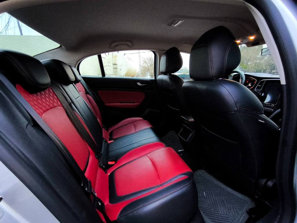 ڕینۆ مێگان 2023 مواسەفات 
بزوێنەر: ١.٦ لیتر، ٤ پستۆن 
• گێڕ: ئۆتۆماتیک
• ڕۆیشتوو: [ 40]هەزار کم 
• ڕەنگ: [سلڤەر]
تایبەتمەندییە گرنگەکان:
•خەلیجی سفری شەریکەی موهەنەد
• شاشەی گەورەی لەمس (Touch Screen)
• کامێرای دواوە و حەساسی پێش و دوا
• سیستەمی چوونە ژوورەوەی زیرەک (Keyless Entry) و بەسمە (Push Start) ٢ بەسمەی لەگەڵە
• لایتەکانی LED ڕۆژ و لایتی تەم
• کوشنەکان: جەلد
• سیستەمی جێگیرکردنی خێرایی (Cruise Control)
• سوکان ڤۆلیۆم و بلوتووس (Bluetooth)
• جامەکان و ئاوێنەکان کارەبایین
•سندوق کارەبایی

سعر لە کۆمێنت داوابکە ڕاستەخۆ بۆت دیت 📩 

دۆخی ئۆتۆمبێلەکە:
• ئۆتۆمبێلەکە زۆر پاکە و وەکو نوێ وایە
• بێ بۆیاخ و بێ لێدران
• هەموو کارەباییات و مەکینە و گێڕی بە شەرتە
•سەنەوی و ژینگە و ڕێگاوبانی تازەیە تا ٢٠٢٩ 
•بەشەرتی تەحویل و غەرامە و وەکالەت
• شوێن: هەولێر
•
ژمارەی خاوەنی 
 ***********

سعری 120 وەرەقە و مەجالێکی کەم أربيل, العراق
