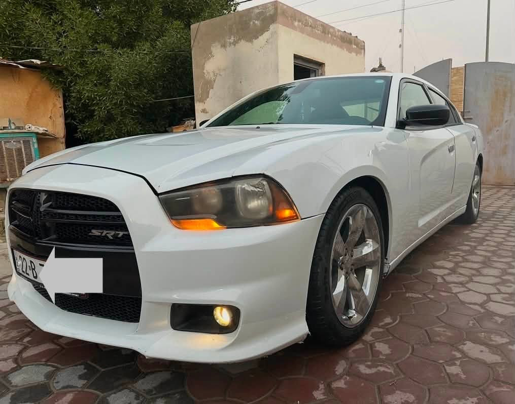 السلام عليكم 
جارجر للبيع موديل 2013 أربيل الدولي 
سنويه باسم كردي لل 2030 وكاله عامه باسمي 
ماشيه 180 
السياره بيها قطعتين صبغ جاملغ امامي وربع من البنيد بدون دواخل 
كير مكينه تبريد كفاله 
السياره بالديوانية 
السعر 140 وبيها مجال 
***********
