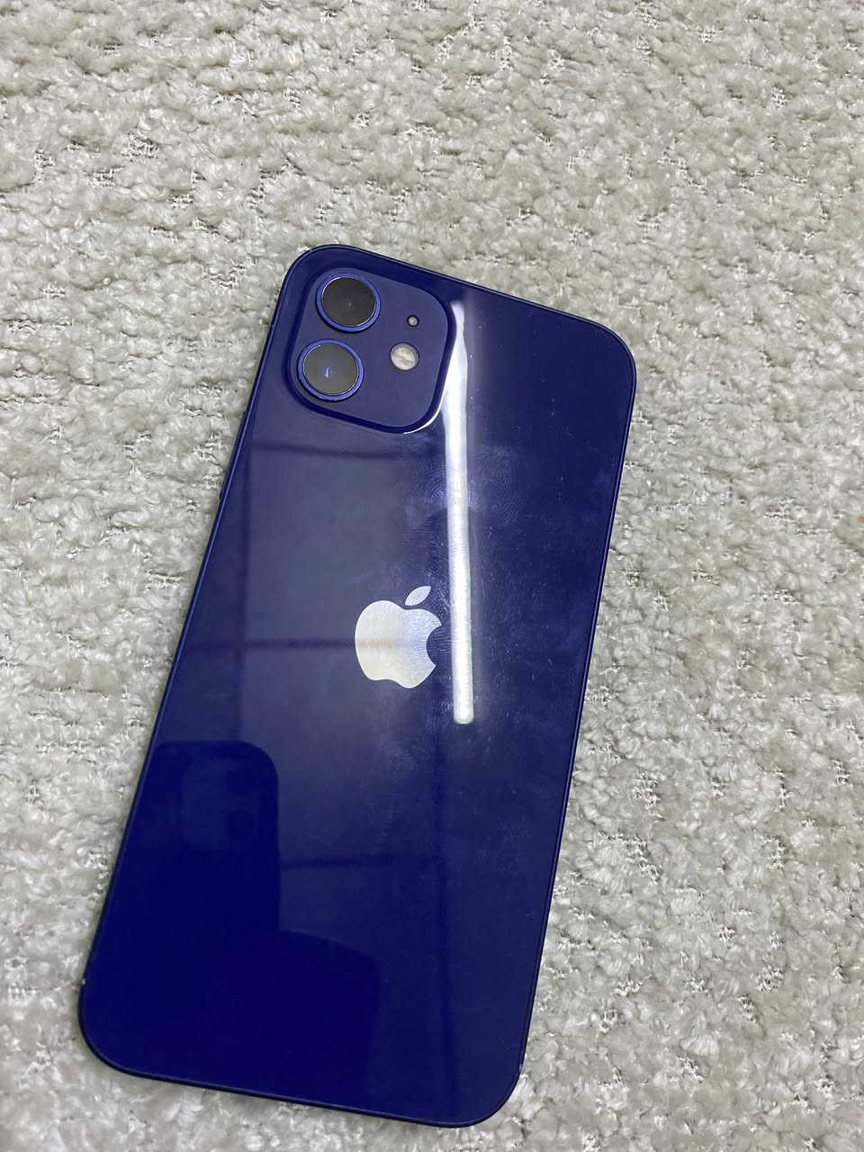 ايفون 12 كامرتين ذاكره 128 دبل سيم بطاريه84 مبدل شاشه وبيها فطر بصمه وجه عاطل سعره 220 ومجال شراي يتصل***********
