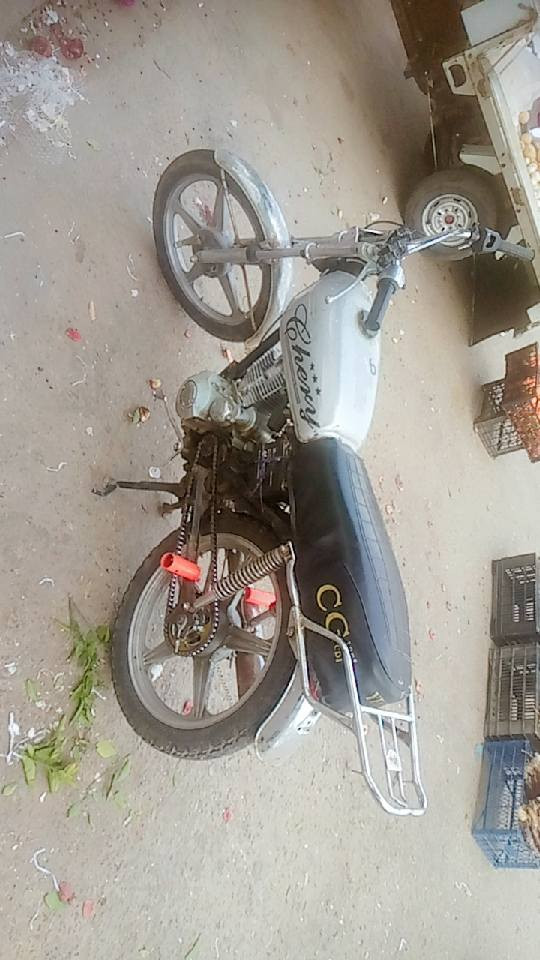 سلام عليكم دراجة للبيع 5 كير دراجة نضيفة وحلوة لا صرف ولا بخار ما ناقصهة شي شغل وطلع وين ميعجبك سعر 200 وبيهة مجال للطيبين مكاني كركوك حي النصر قرب مستشفى الولادة 
***********
