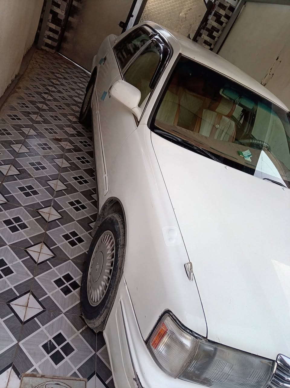 السلام عليكم راس الثور تكم للبيع
موديل 1996
رقم انكليزي تحويل مباشر سنويه 2028
كفاله كص وتحويل
تخم تاير جديد 
باتري جديد 
تبريد ثلج🥶 تدفأ 🔥
كشنات كهربائيّة +تدليك 
صدر امامي خلفي جديد 
كهربائيات كله شغاله 
مكينه كير 3000 جديده 
غرفه جديد 
جام كهربائيّ كله شغال
شاشه سماعات جديد 
السعر105
مامتواجد عل فيس
انتصل عله رقمي ***********
