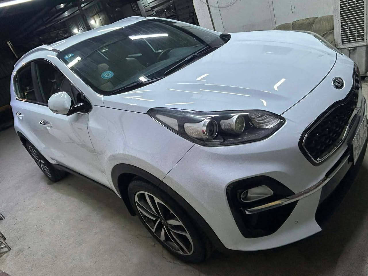 السلام عليكم سبورتج ٢٠١٩ شكل ٢٠ دوليه ماشيه ٤٣ الف مكفوله حساس امامي خلفي مري شفط شاشه اندرويد كامره خلفيه داخل حمصي ٣ انظمه قياده ويل جبير والسياره اخت الزيرو 
لوحه انكليزي وباسمي 
السعر ٢٠٥ 
السياره بجانب الكرخ 
للاستفسار ***********
