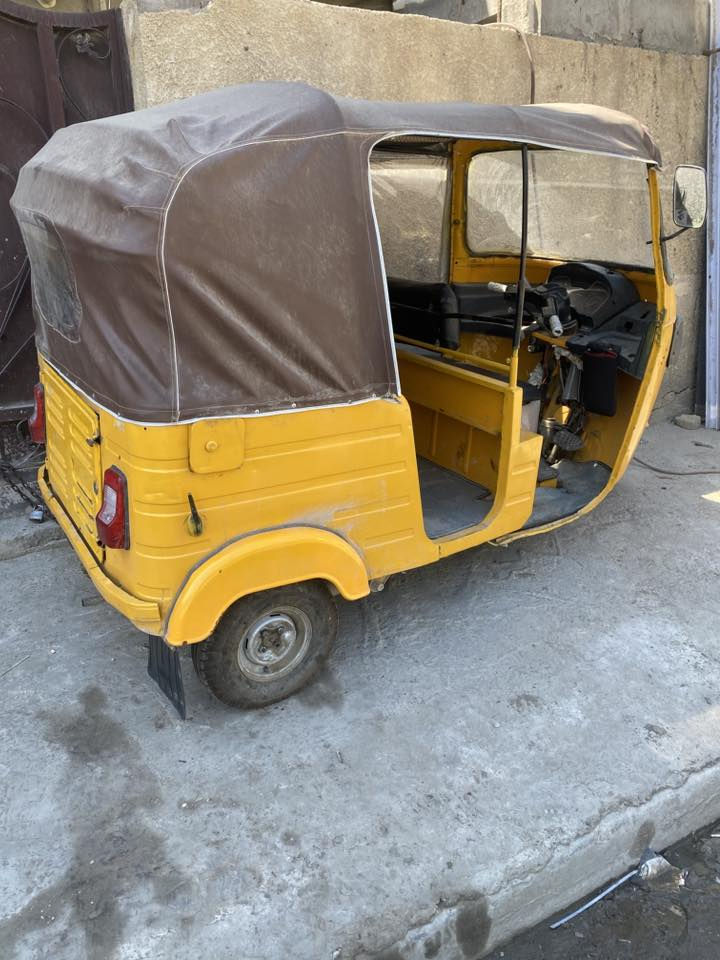 تكتك للبيع زيل موديل 2018كهربائيات شغاله عوزه بس راجزسلف ميكينه خير من الله اوراق كامله مكاني بغداد سعر مليونين بيها مجال استفسار ***********
