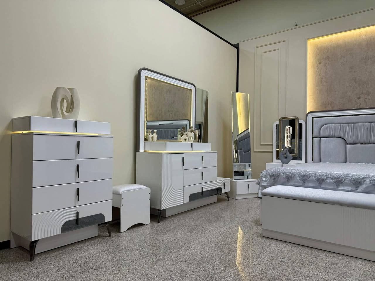 شركه اثاث الايطالي الغرف النوم 
#اكسبلور.  تصميم فريد تجمع بين الأناقة 

والراحةوالهدوء …
أستعد للحظات لا تنسى مع غرفة نوم

ضمان 5 سنوات 

شركه اثاث الايطالي الغرف النوم 
الفرع اول بغداد دجله 
الفرع الثاني البصره حمدان مخازن جمله ومفرد

خدمات النقل والتركيب  داخل بغداد والبصره مجانا 

يوجد توصيل الى جميع المحافظات 

رقم خدمه الزبائن : *********** #بغداد_بصرة_موصل_كربلاء_اربيل_نجف_الكوت_السماوة_تكريت_ديالى_حلة_نجف_الانبار_ديوانية #بصره_بغداد_اربيل_جاري_الفولو_مي_اكسبلور #اكسبلور_فولو
