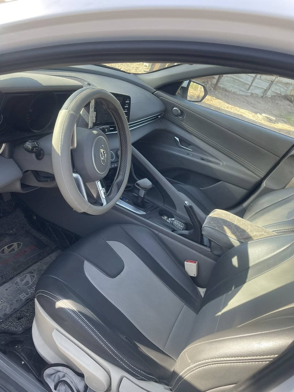 اللهم صل على محمد وال محمد
🚘 للبيع النترا 2023 خليجي 🚘
🔹 اللون: أبيض
🔹 المحرك: 2000cc
🔹 وارد خليجي
🔹 كير AT المرغوب
🔹 الممشى: 23الف
✨ فول مواصفات: 
✔️ فتحة سقف 
✔️ بصمة وتشغيل عن بعد
✔️ حساسات أمامية وخلفية
✔️ نظام ترحيب
✔️ مرايا شفط
✔️صندوك بصمه
✔️ حساس تاير
✔️ صندوك ذكي فتح عند القتراب
✔️ شاشة أصلية تدعم Apple CarPlay و Android Auto
✔️ 3 وضعيات قيادة (Eco / Normal / Sport)
✔️ ارقام انكليزي
✔️ هزه جديد سنويه جديد
✔️ نظام ABS
✔️ تبريد ثلاجة قطعتين
✔️ بعد بيه كثير موصفات
‼️‼️ملاحظة مهم سياره زيرو علئ وضعية شركه

📌 السيارة بانزين محسن بالكامل
📌 الدهن كله أصلي
📌 باتري الوكله
📌 مكفولة محرك وگير
💰 المطلوب:177 وفيها مجال للشراي
📍 المكان: بغداد - حي الجهاد 
***********
