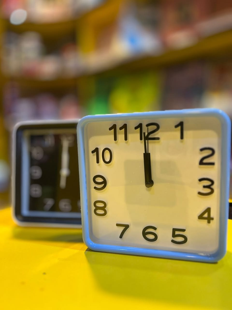 ⸻

⏰✨ ساعة أم المنبّه… صوت الأصالة في كل صباح ✨⏰

ابدأ يومك على نغمة الزمن الجميل
ساعة أم المنبّه تجمع بين الشكل الكلاسيكي والدقّة العالية، قطعة أنيقة تزيّن المكان قبل ما تنبّهك للوقت.

🕰️ تصميم أنتيك كلاسيكي
🔔 رنين واضح وقوي
🏺 مناسبة للبيت، المكتب، والمكتبة

قطعة تحبّها العين ويعتمد عليها الوقت.

📍 متوفرة الآن في مكتبة الولاية
📍 كوت – حي جهاد – نهاية شارع بيت صبر
📞 ***********

⏰ مكتبة الولاية… لأن الوقت له قيمة ✨
