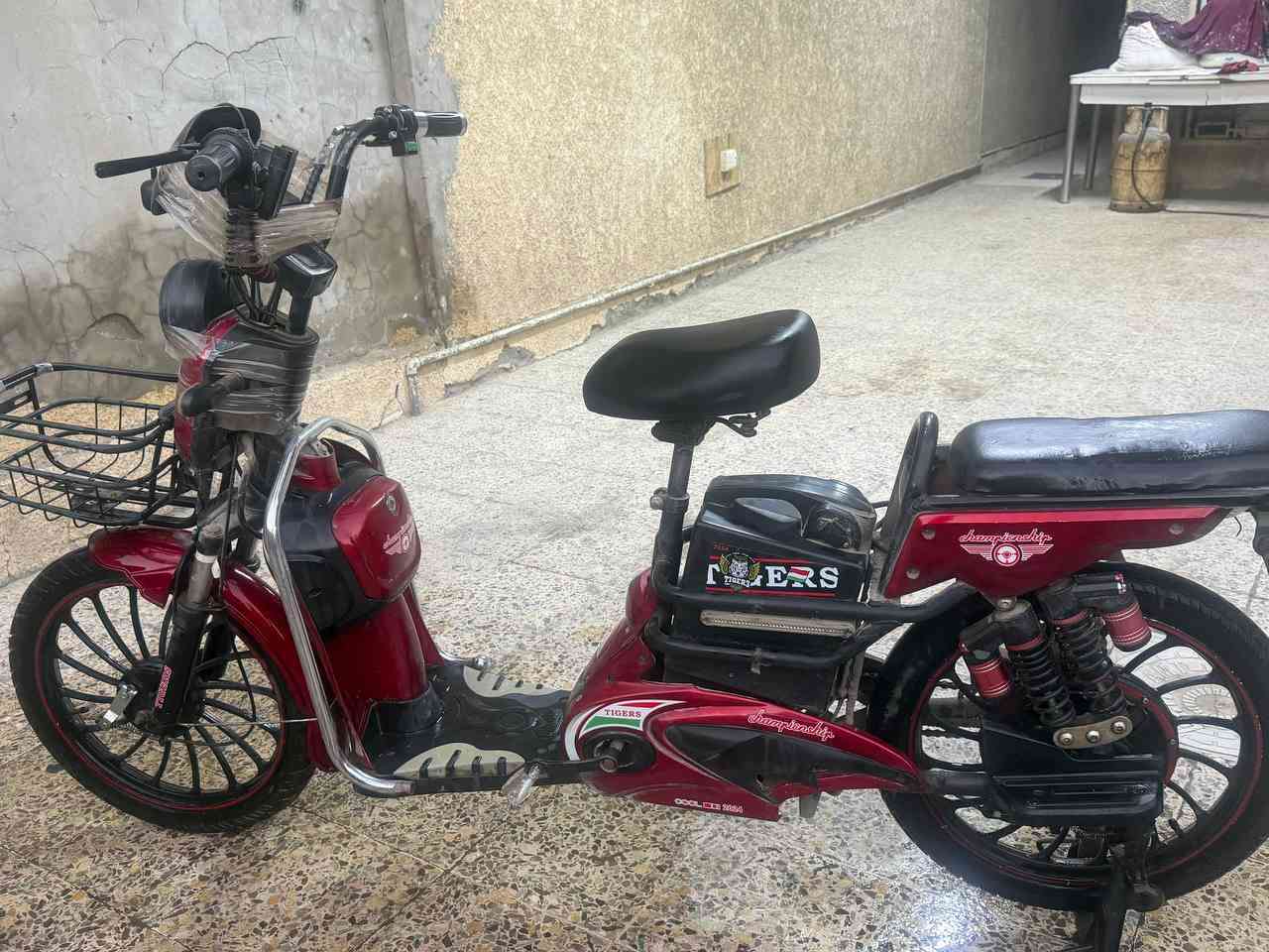 سلام عليكم دراجة شحن للبيع نضيفه مكاني بغداد الجديده للتواصل واتس اب او رصيد ***********
