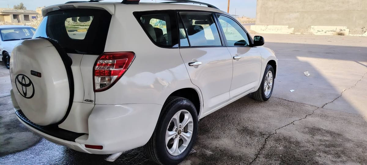 سياره رف فور 2012.رقم أربيل.. بااسم صديقي تحويلها ثاني يوم بيها تصليحات صبغ.. السعر. 140. وبيها مجال.. الرقم الهاتف ***********. العنوان صلاح الدين سامراء
