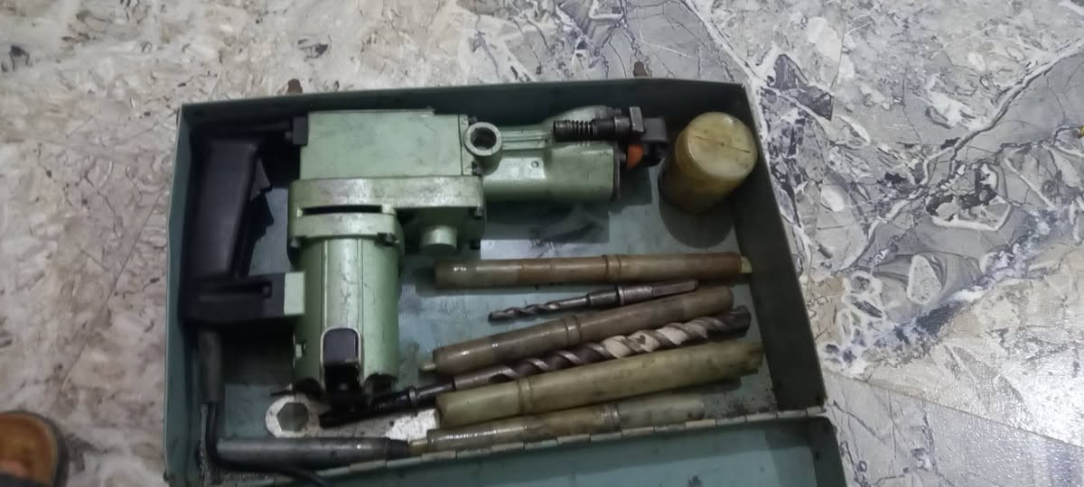 درين للبيع كامل ملحقاته مستعمل قليل
السعر ٧٠ وبي مجال الاتصال على هاذ الرقم ***********
