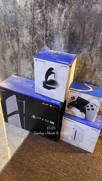 عندي ps5 برو للبيع كامل ملحقاتة  رقمي 07713330406