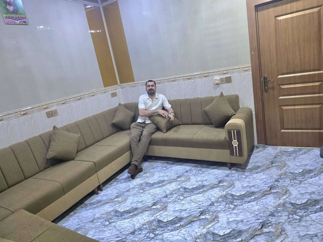 نعرض لكم شغلنا وتصميمنا ونجارتنا ودوشمتنا الديوان حسب الطلب ٣ أضلاع حرف U موديل تطعيم قماش خاولي ديكور الطلعة التركي في #خانقين #منطقة #بانميل 
أتمنى أن ينال رضاكم واعجاباتكم شاهدونا وتابعونا عبر صفحتنا على الفيسبوك بفرعينا في محافظة ديالى بعقوبة و خانقين مع توفر التوصيل لكل #العراق 
https://www.facebook.com/share/18gN8SrM1h/


**إذا كنت صاحب هذا الإعلان وتريد حذفه لأي سبب، رجاءا أرسل رسالة إلى الدعم الفني**