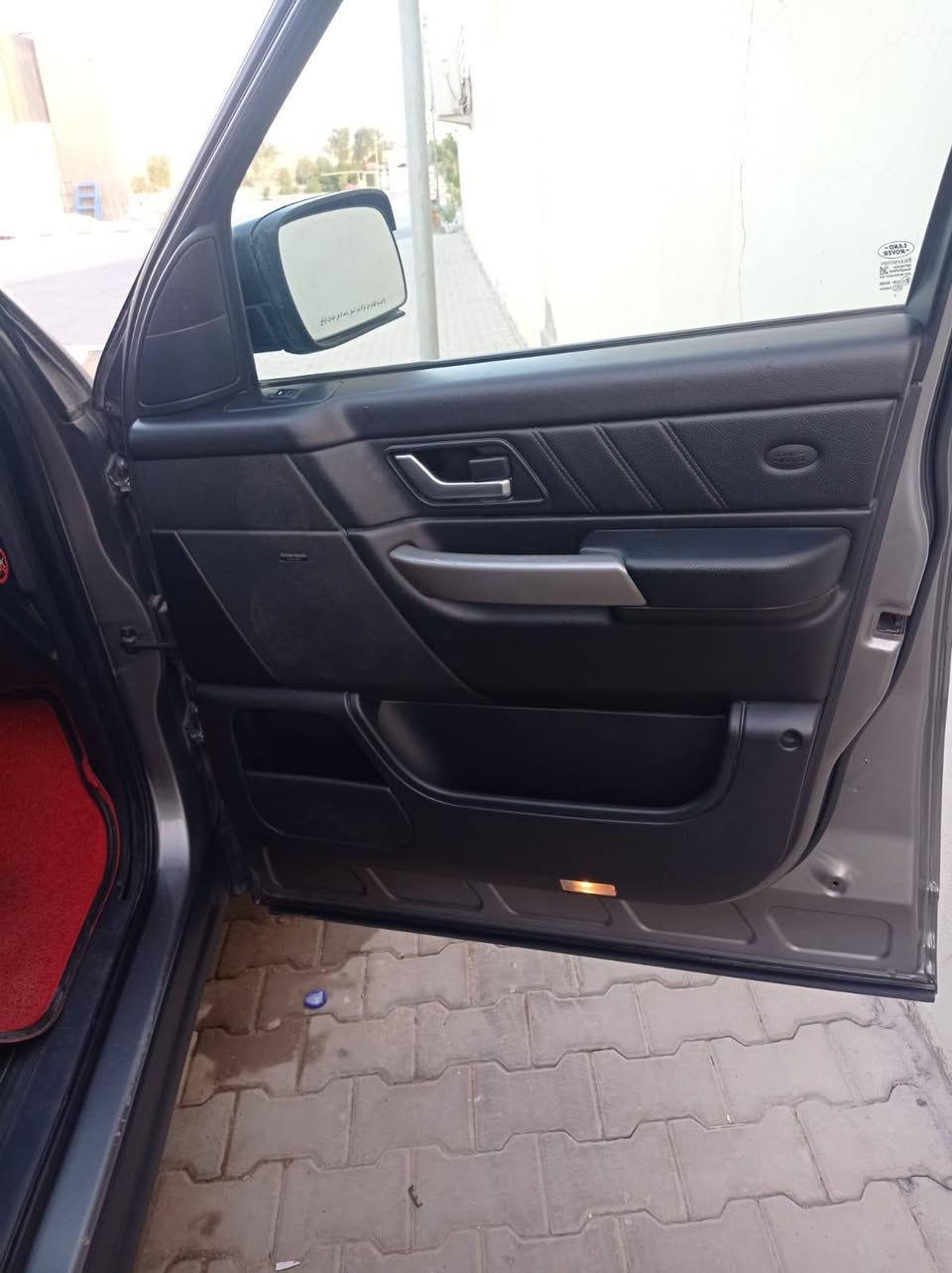 سلام عليكم سياره لاند روفر موديل 2008  محرك ثمانية سلندر كاز  سياره مكفولة من ضربة عنوان النجف الاشرف 
الاتصال ***********
‏***********
