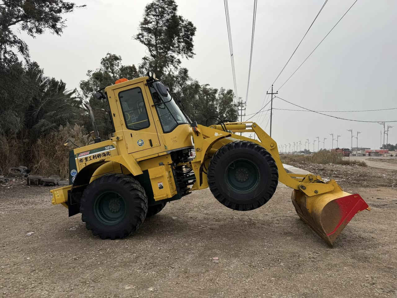 السلام عليكم شفل كاوسكي حجم 50ZA كير مكانيك تبرد بلادي دخول جديد للعراق عدد الساعات 2000 h. العنوان واسط الصويرة ***********
