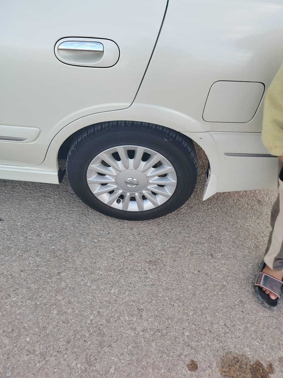 السلام عليكم نيسان سني للبيع موديل 2005 السياره برغي ما ناقصه خير من الله  بدون حادث كلين كلين السعر 90ورقه وبيها مجال بسيط رقم صلاح الدين مكاني كركوك  ***********
