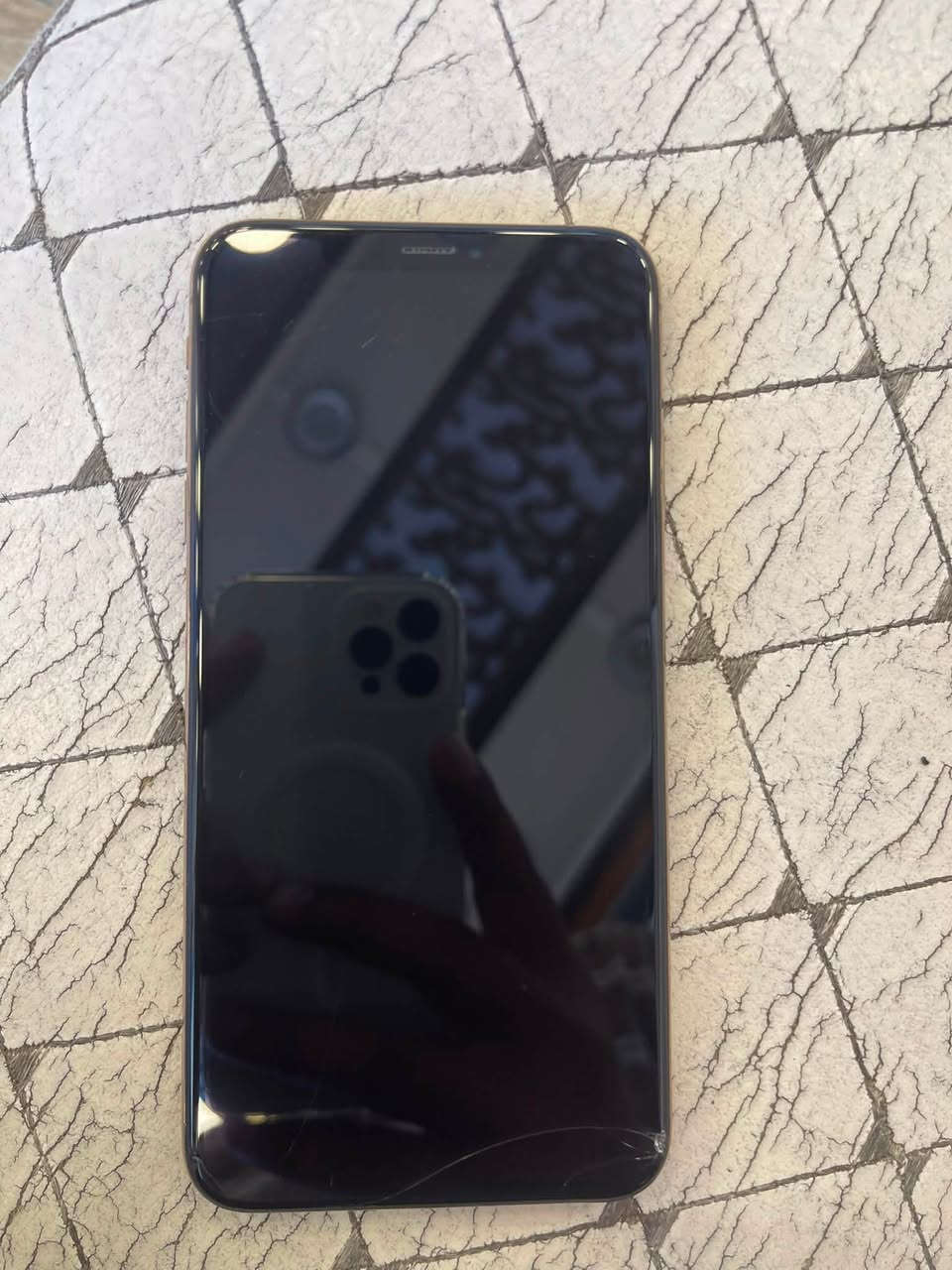 سلام عليكم
ايفون Xs max جهاز نضيف بمعنه الكلمه شاشه اصليه فقط بيهه فطر بصيط بالشاشه مماثر فيس ايدي شغال كامرات صوت كله شغال ذاكرته 256 بطاريه بدلتهه قبل سبوع شحنه يطول يوم كامل السعر 160 الف مكاني بغداد حي التراث رقمي *********** بي فقط واتساب
