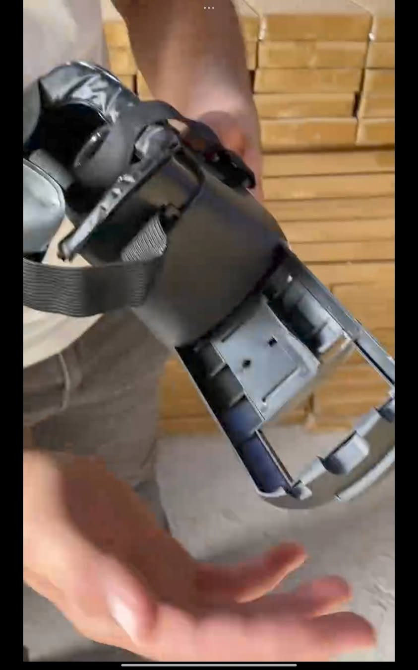 نضارة الواقع الافتراضي 
تكدر تخلي الموبايل بالسلايت و تشوف اي شي فلم او لعبة من خلالها كأنو واقع 
شتريتها بس للتجربه و رايد ابيعها سعر رايد 10 الاف


**إذا كنت صاحب هذا الإعلان وتريد حذفه لأي سبب، رجاءا أرسل رسالة إلى الدعم الفني**