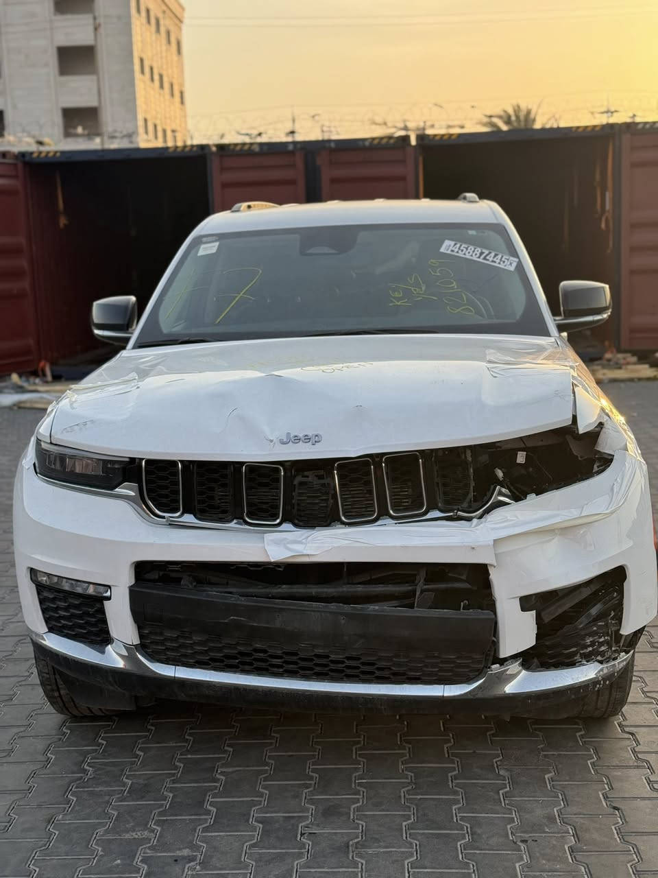 جيب گراند شيروكي فئة ( لمتد) 
موديل 2023 
ماشيه 70 الف ميل 
لون - ابيض ( استيراد شخصي دخول جديد)
حادث خفيف - حافه البنيد مصلح وجاهزه بدون تبديل بدون دواخل 

السياره 7 راكب 
* 
للاستفسار ***********
