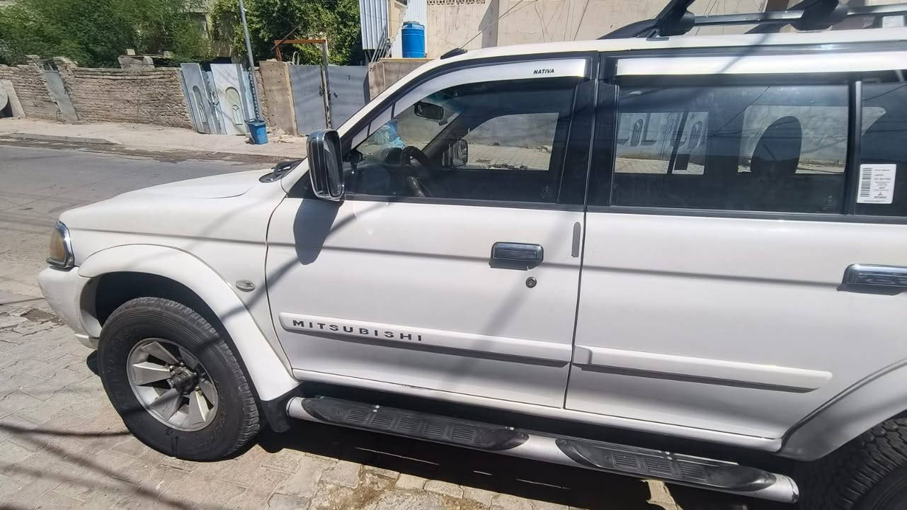 السلام وعليكم 
سيارة ميتسوبيشي نيتيفيا موديل 2007
لون ابيض مكفولة 
سيارة بلادي محرك/كير/غرفة /كفالة عامة
السعر 100 
العنوان/بغداد/الزعفراينة/جسر ديالى القديم 
رقم الهاتف *********** /
***********
