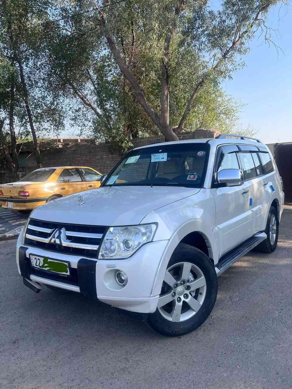 سلام عليكم باجيرو موديل 2008 كفاله عامه بيه جرت كرت بالبنيد على كد شبر والباقي كفاله عامه من كلشي السياره تخم تاير جديد صدر امامي وخلفي فول مواصفات زركات إماميه فتحه كشنات كهرباء كير مكينه كفاله تبريد ⛄️ ثلج رقم انكليزي أربيل صاحبه الشرعي يسكن بغداد تحويل مباشر سنويه جديده رقم جديد خير من الله السياره مابيه اي نقص 
العنوان بغداد 
اللاستفسار*********** 
السعر110 وبيه شي بسيط
