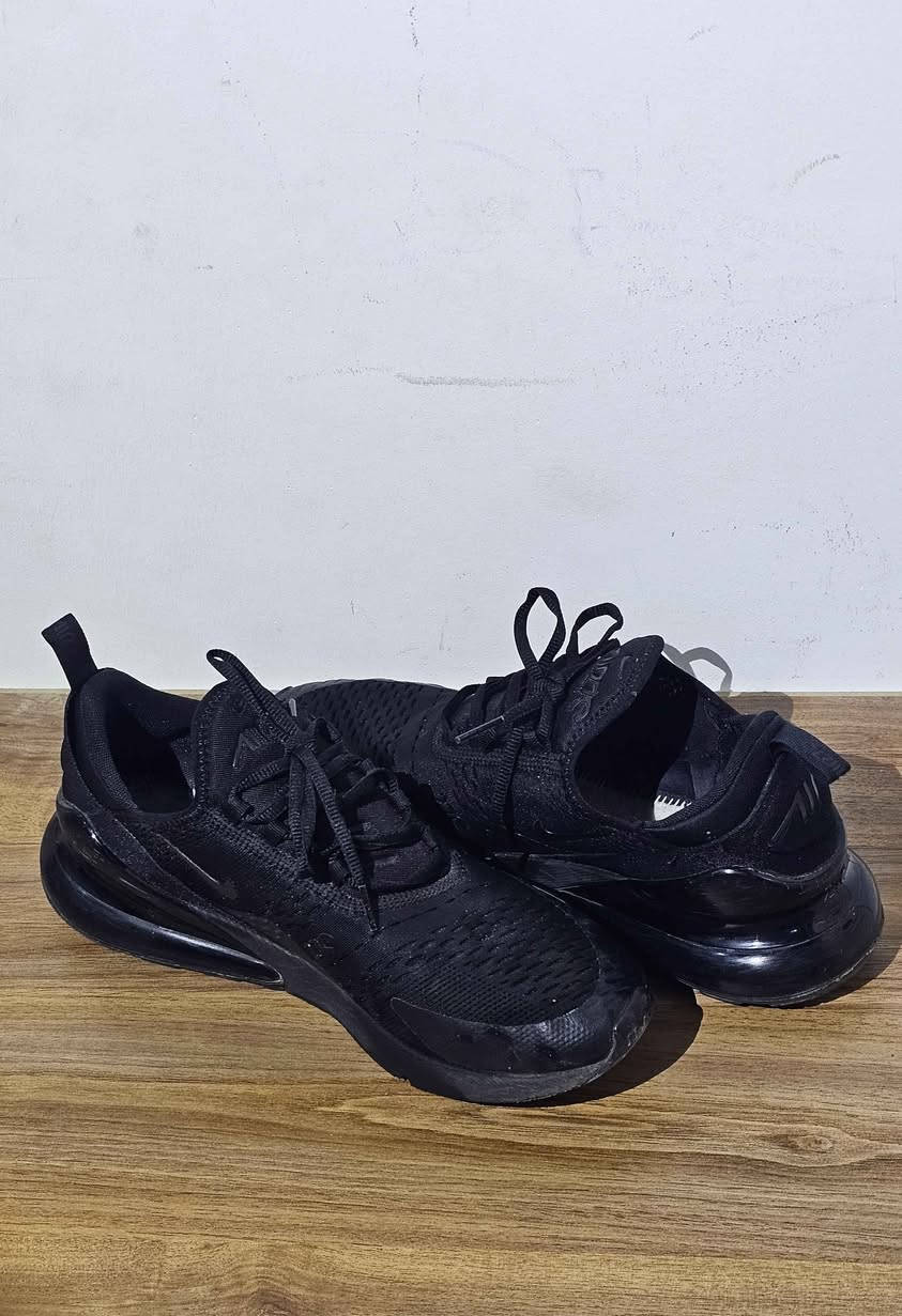 Nike air 270 c orginal 
Size44
Cm 28
نایکی ئایەری ٢٧٠ س 
قیاس٤٤
٢٨سم
کەم بەکارهاتوو وەک لۆک وایە السليمانية, العراق


**إذا كنت صاحب هذا الإعلان وتريد حذفه لأي سبب، رجاءا أرسل رسالة إلى الدعم الفني**