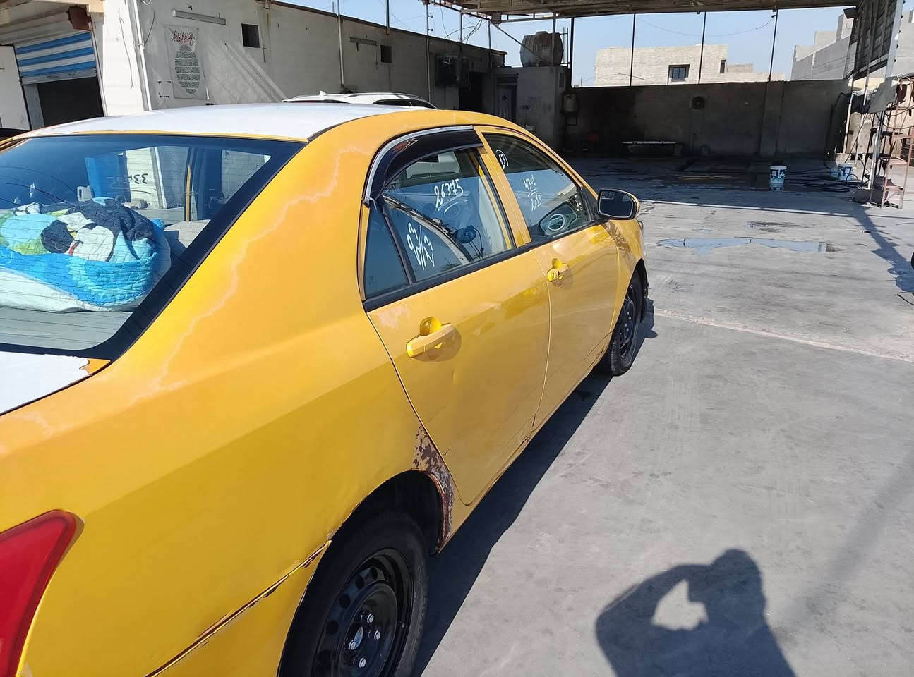 سياره بي واي دي جي 3 محور كورلا ١٨٠٠
تبريد شغال صدر نص
غرامات وهيئه عليه ممصفرات 
بيه الجاملغ الخلفي والوره السائق وخشم البنيد 
 تصليح بيهاا شويه خياس بل هلال رايدهاا ٥٠ وبيهاا مجال 
رقمي *********** السياره بسمي

