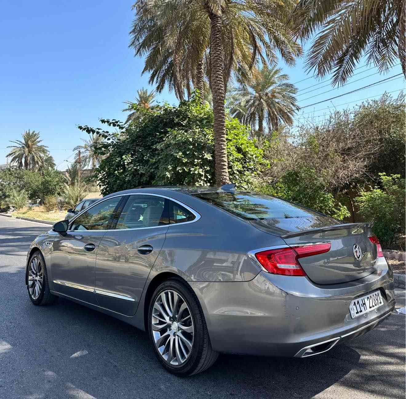 السلام عليكم 
للبيع او مراوس 
 السعر 180 
بيوك امريكي لاكروس موديل 2019 وارد امريكي
حادث جاملغ ودعامية بدون دواخل بدون ايرباك 
ماشية 43
محرك V6 ٦ سلندر 
فول مواصفات 
فتحة سقف بانوراما 
رادارات وتحديد مسار 
مقاعد جلد وكهرباء وخزن ميموري 
شاشة وكاميرا 
انارة ترحيب 
وبعد بيها مواصفات 
قيادتها كلش حلوة وسيارة قوية جدا 
مكان السيارة بغداد السيدية 
*********** بغداد, العراق
