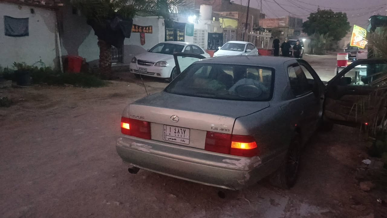 يالله
 اللهم صلي على محمد وآل محمد 
لكزز ls400موديل 1998وارد خليجي يسره بلاد فول مواصفات السيارة يجي محركها بلاد ثمانية سلندر بس السيارة مكينه وكير محور راس الثور vvt فيشة وبطل الاسود المكينه بيها صوة براص خفيف بس الصبح كير مابيه شي تبريد شغال الحدادية نظافتها 60بالميه رقمها بغداد الماني مشروع وطني رباعي  سنوية ساقطة قبل اسبوع 
راعيها بالبصرة يريد تحويل 
السعر 55وبيها مجال الشراي بي خير ويدلل 
مكان السيارة: النجف /الكوفة /حي ميسان 
هذا رقمي *********** متوفر واتساب
