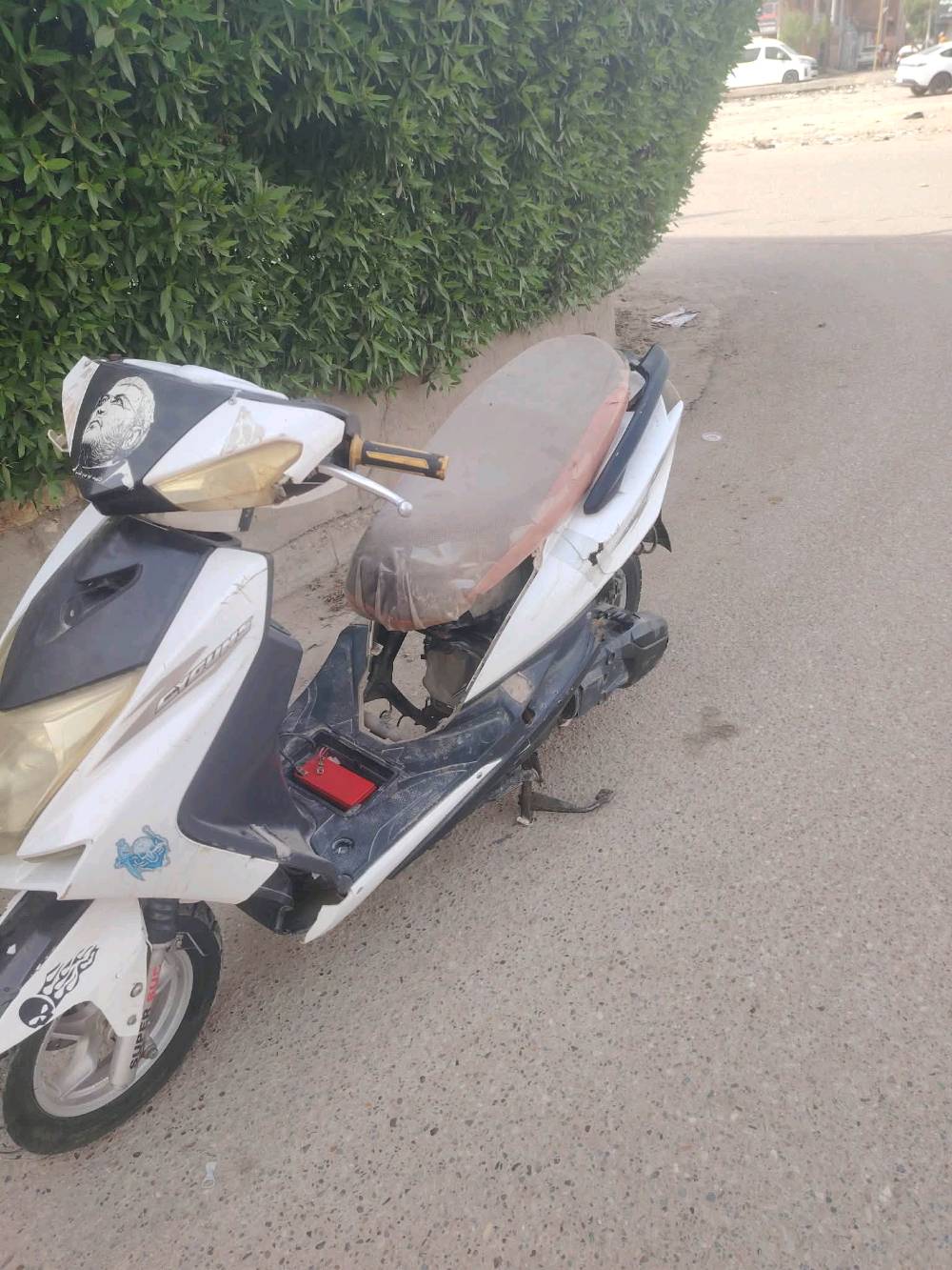 سلام عليكم شباب سكنس لد صيني طافيه ابيع كوم حديد عوزها بس ملف وتشتغل ب١٧٥ وبيها مجال