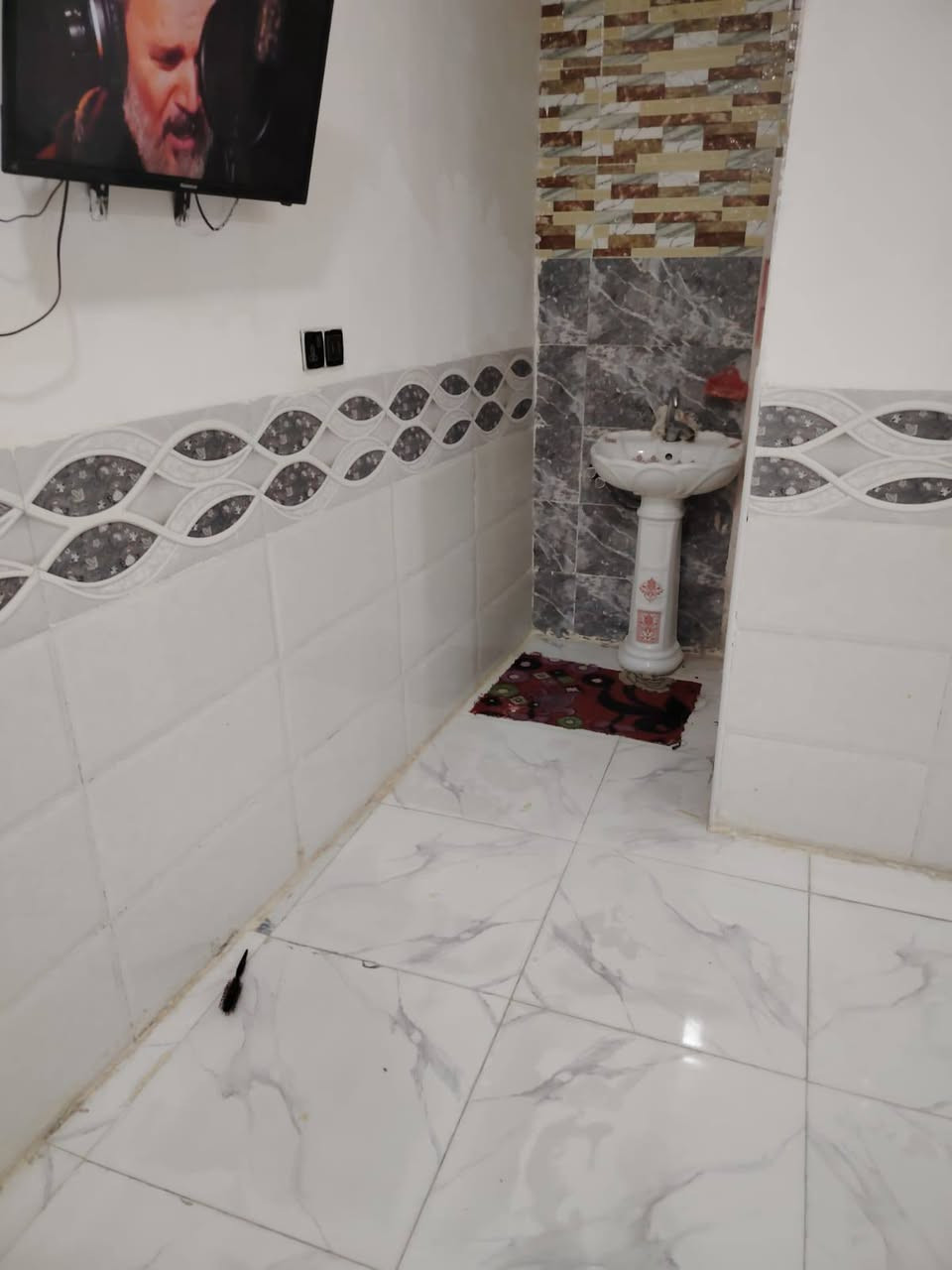 سلام عليكم دار للبيع مساحة 180متر زراعي مرقم بلديه البناء بلوك سطح عكاده السعر ٣٥مليون مع المجال الموقع نجف كوفه شارع المعمل   للاستفسار ***********
