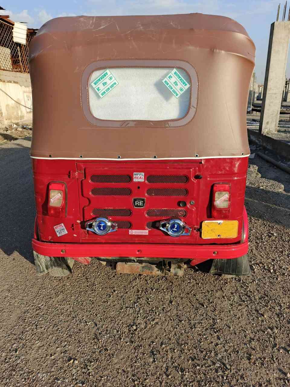 السلام عليكم تكتك موديل 17
اوراق كامله شركة المصطفى
مكينة 20 مجفت شركه
 كفاله فقط مصبوغة جماليه
 العنوان بغداد مدينة الصدر 
السعر 3400 وبيه مجال
***********
