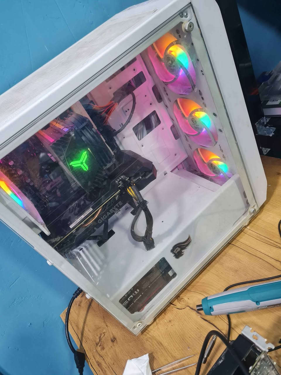 I5 11400f
H510 asus
2060 6gb gigabyte
Psu 650w Rgb
Ram 16 GB DDR4 3200 Rgb
Ssd m.2 1tb
Hdd 1tb

مكاني بغداد تقاطع درويش شهداء السيدية
***********توصيل موجود
مراسلة او واتساب بغداد, العراق
